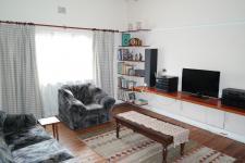 Lounges - 22 square meters of property in Paarl