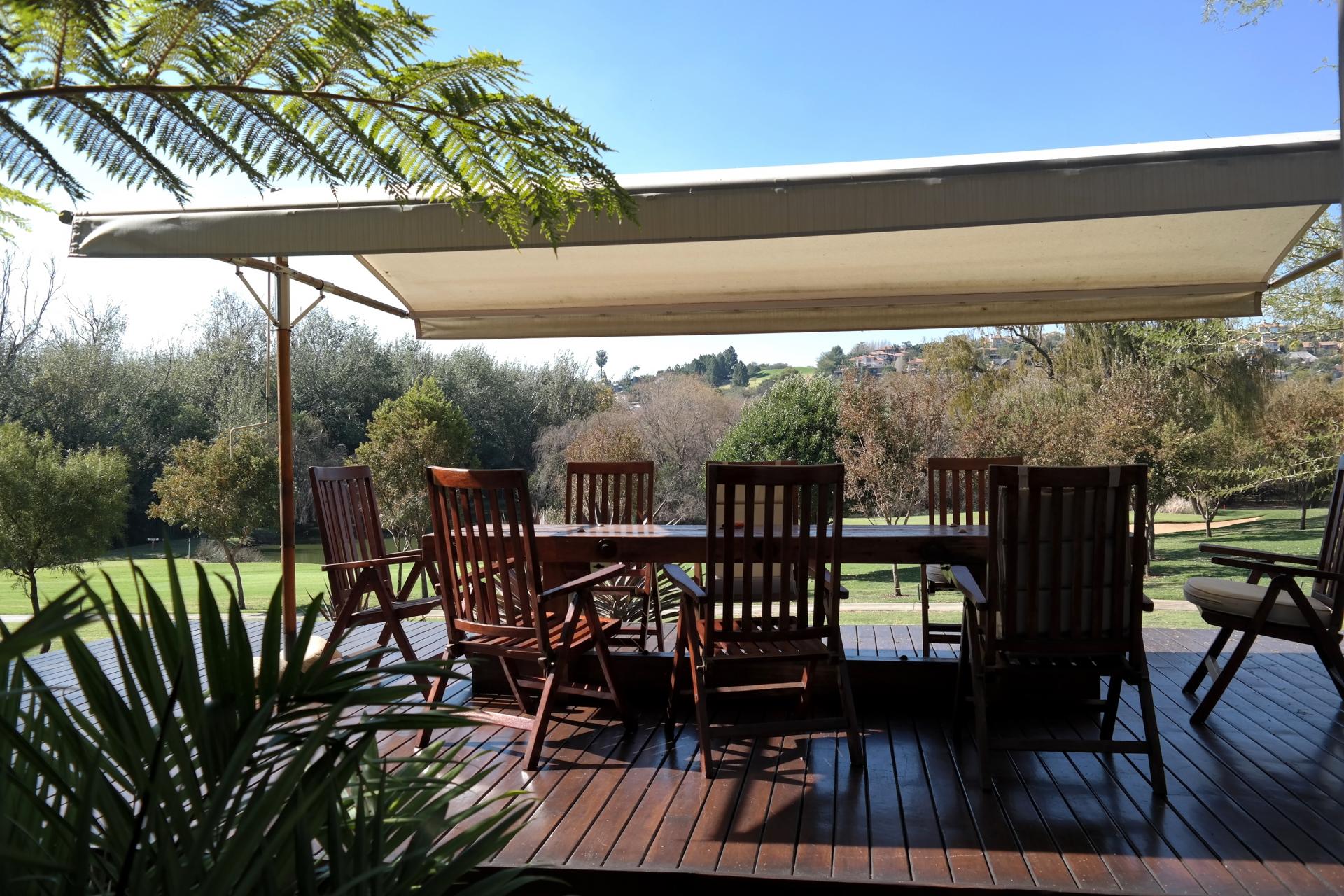 Patio - 187 square meters of property in Woodhill Golf Estate