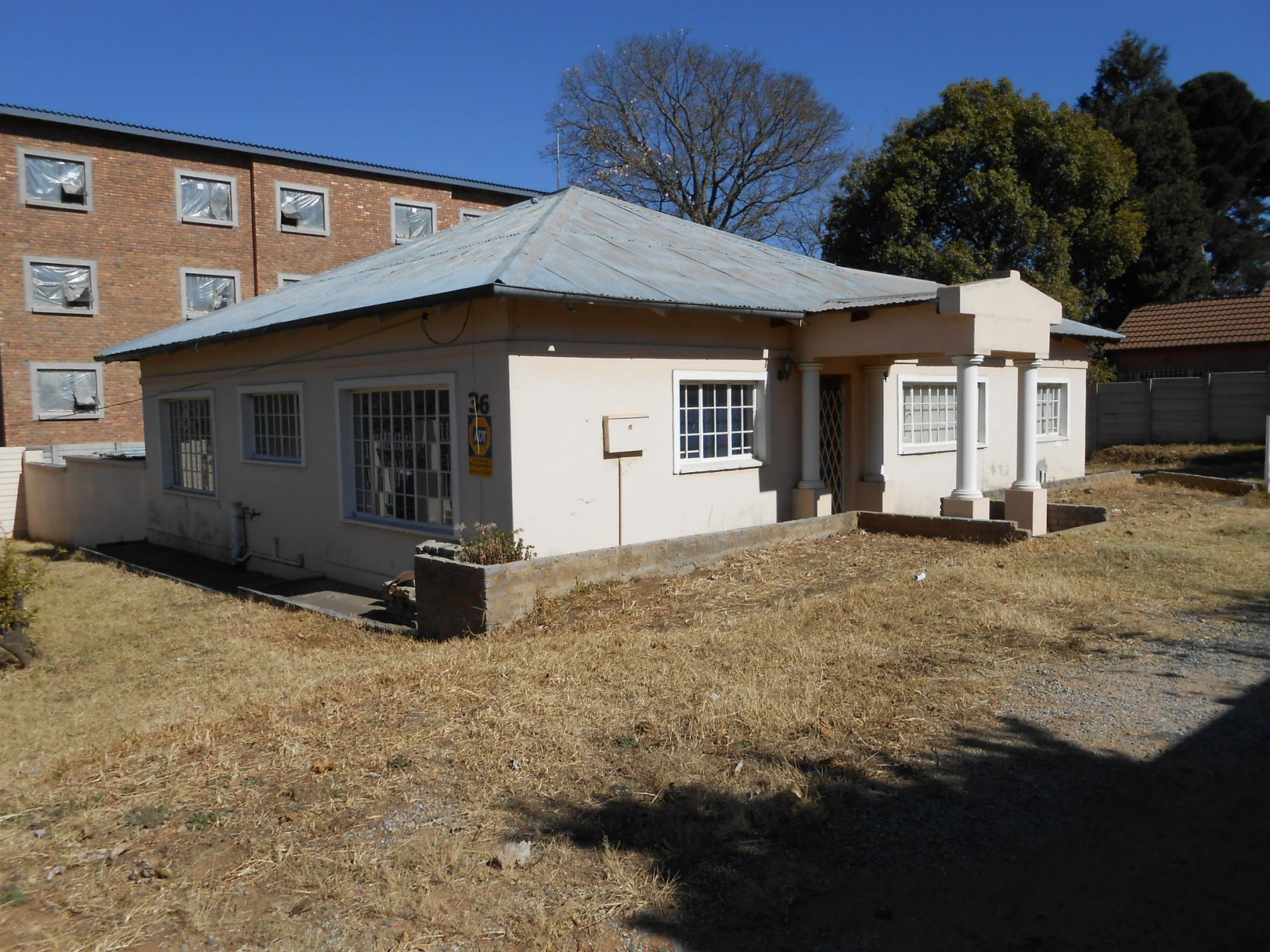 Front View of property in Alberton