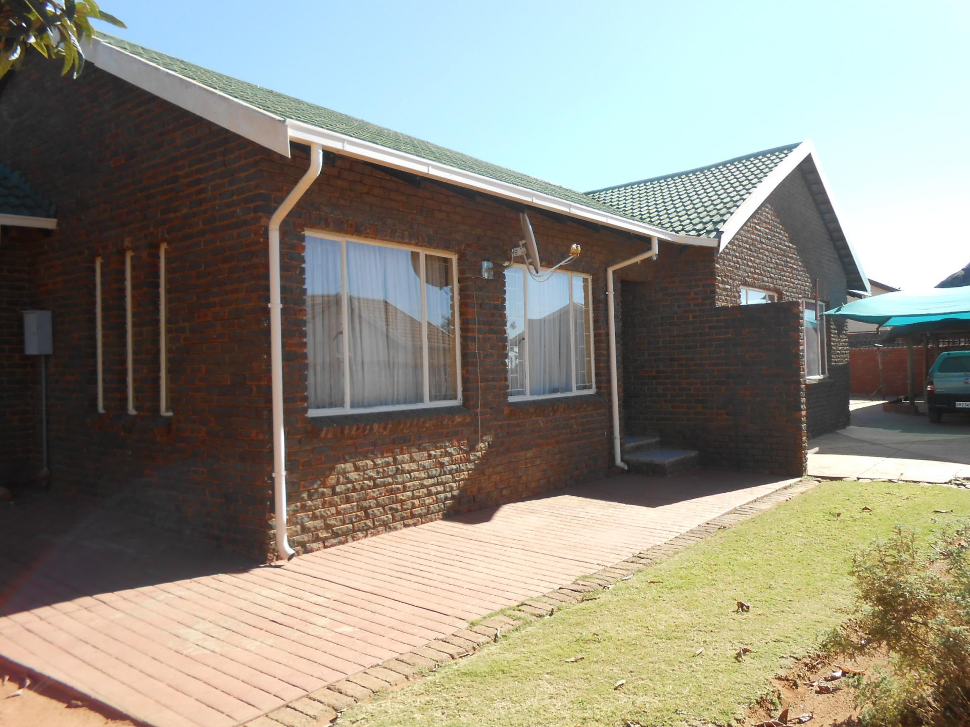 Front View of property in Soshanguve