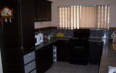 Kitchen of property in Arcon Park