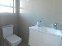 Bathroom 1 - 3 square meters of property in Midlands Estate