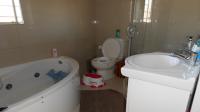 Bathroom 2 - 5 square meters of property in Edenvale