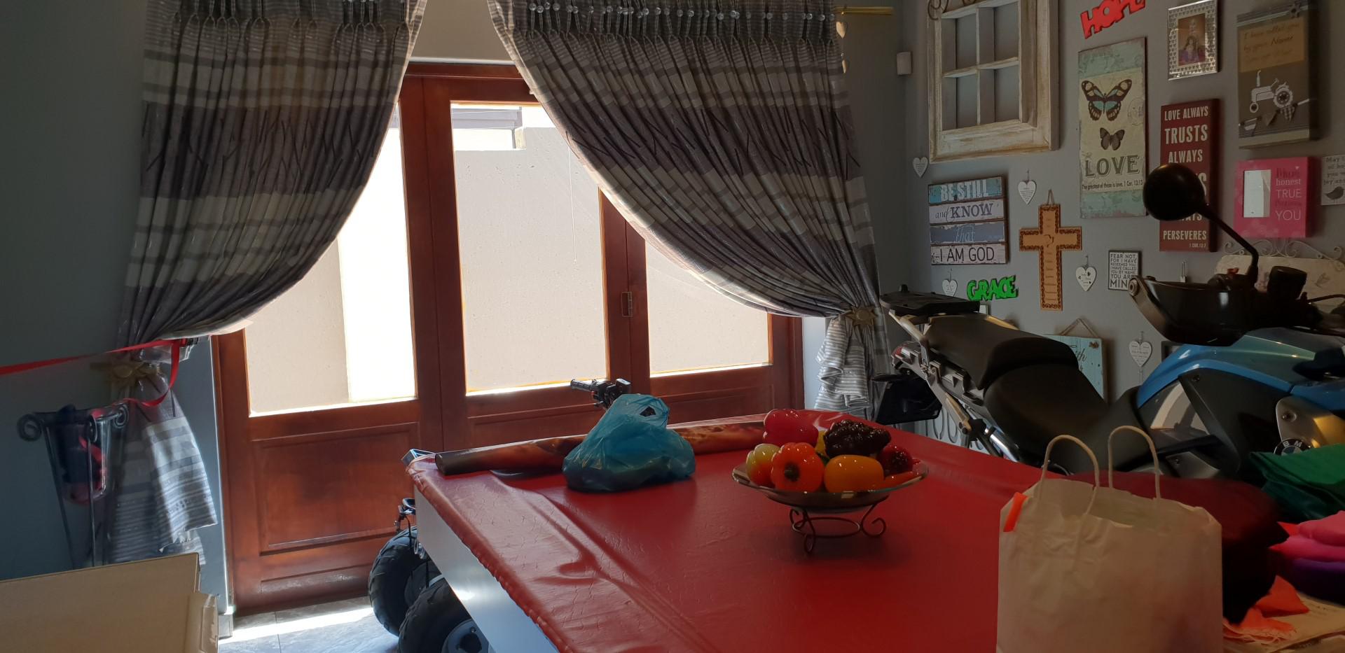 Entertainment of property in Sonneveld