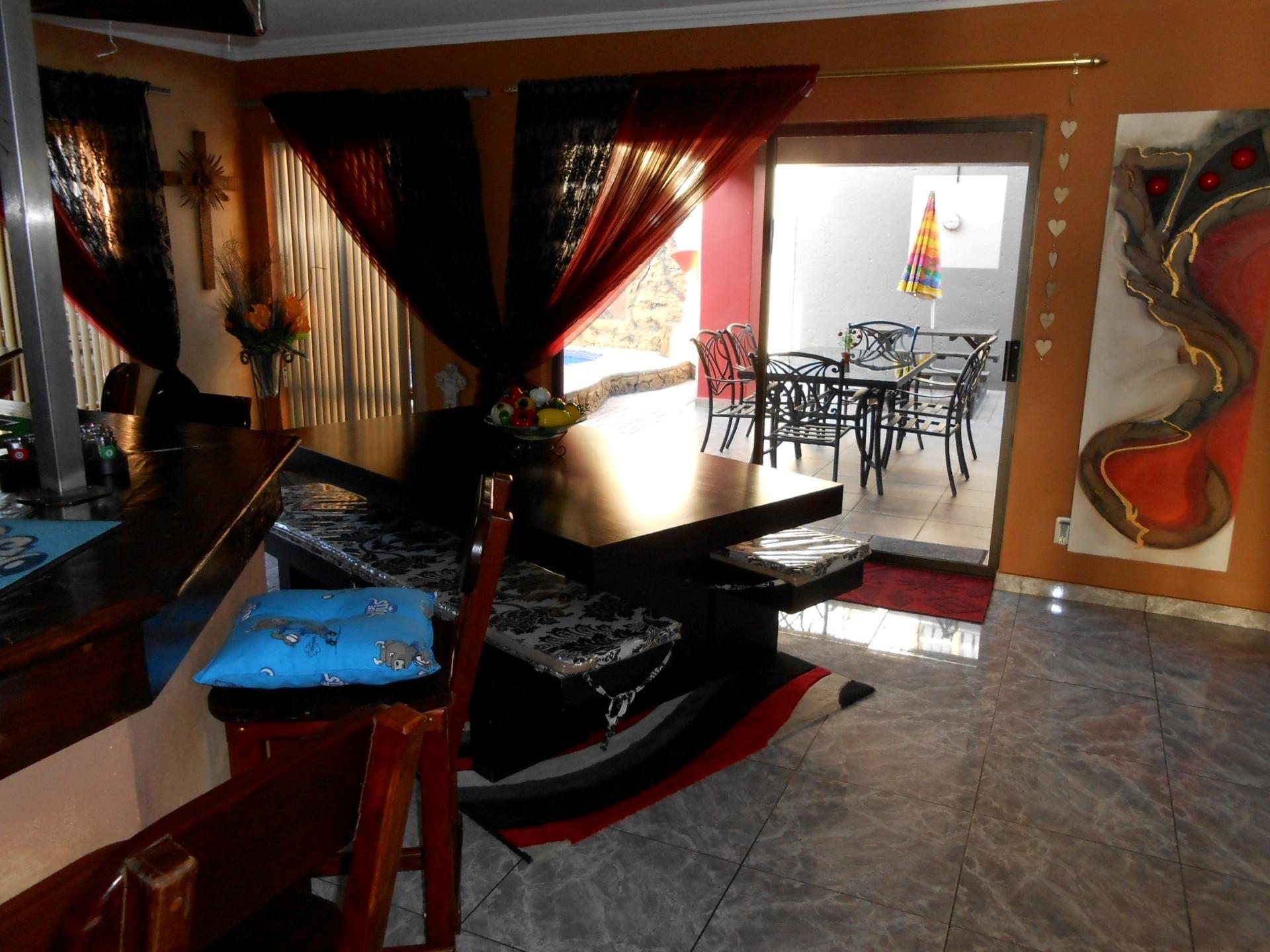 Entertainment of property in Sonneveld