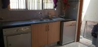 Kitchen - 33 square meters of property in Sonneveld