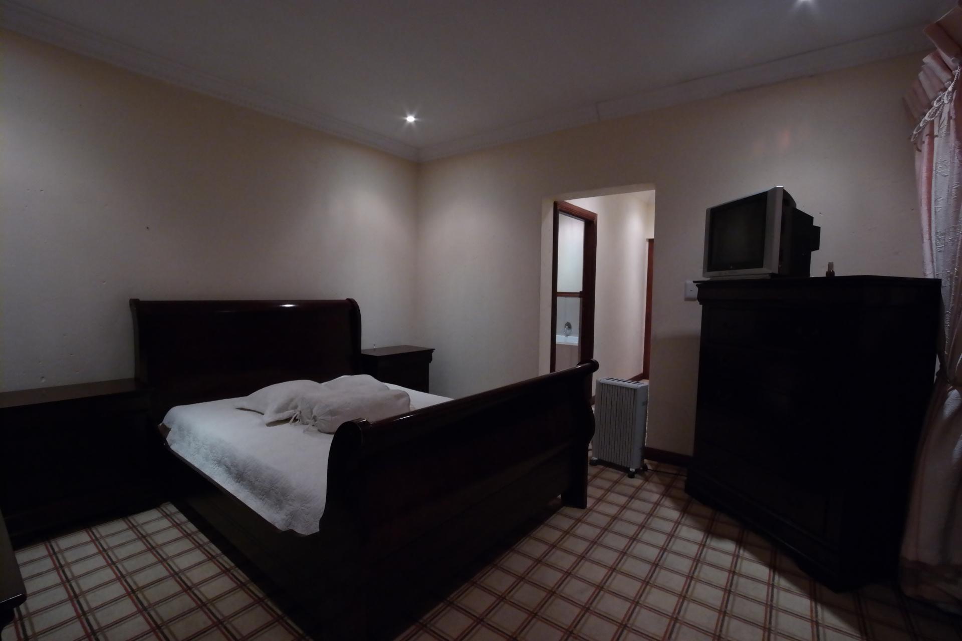 Bed Room 3 - 20 square meters of property in Silver Lakes Golf Estate