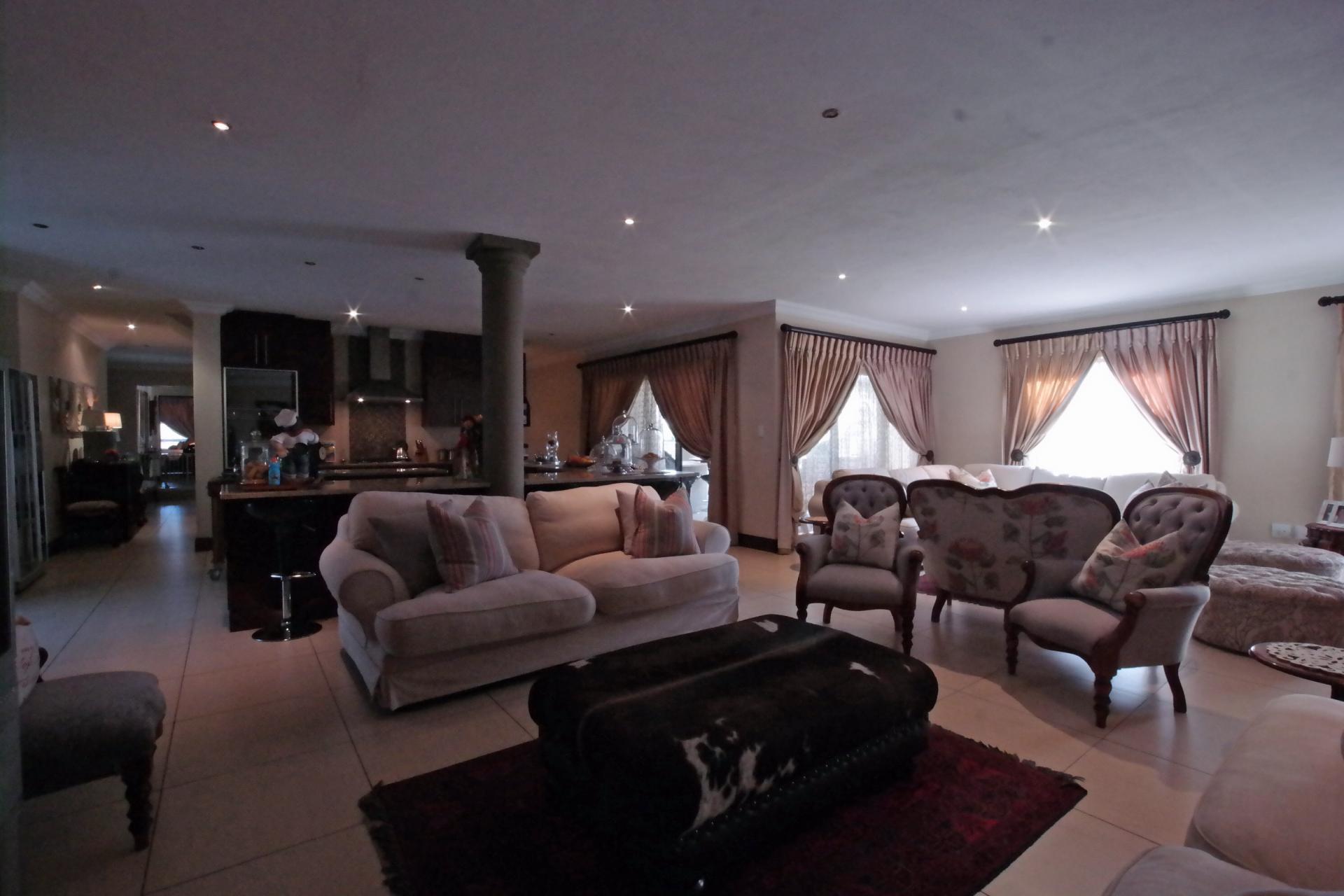 TV Room - 51 square meters of property in The Wilds Estate