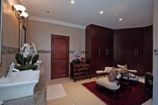 Main Bathroom - 37 square meters of property in The Wilds Estate