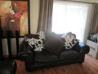 Lounges - 31 square meters of property in Secunda