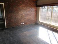 Lounges - 29 square meters of property in Vereeniging