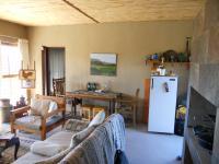 Lounges - 32 square meters of property in Oudtshoorn