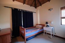 Bed Room 3 - 13 square meters of property in Woodhill Golf Estate