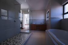 Main Bathroom - 15 square meters of property in The Wilds Estate