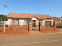 3 Bedroom 2 Bathroom House for Sale for sale in The Orchards
