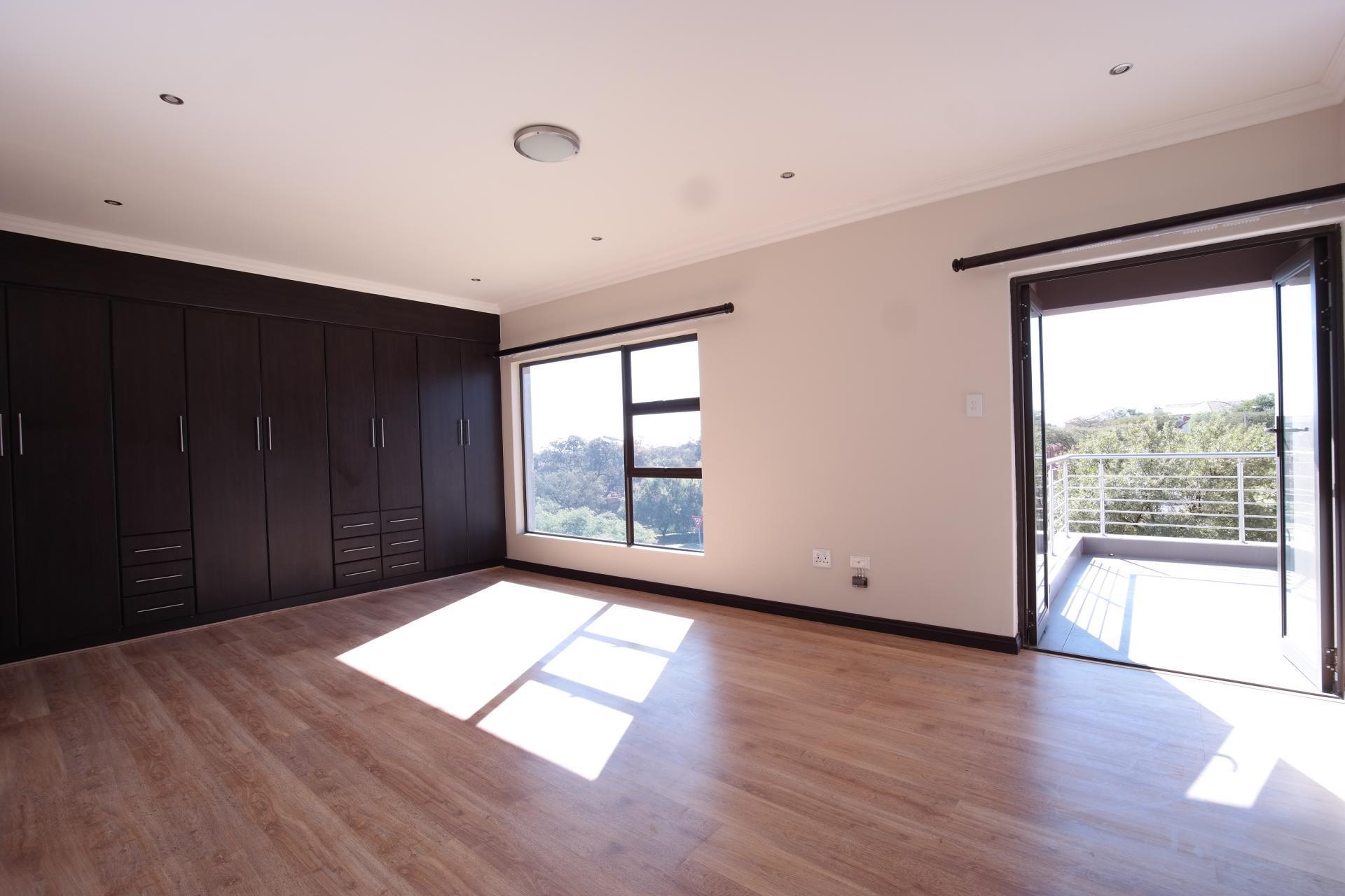 Main Bedroom - 31 square meters of property in The Wilds Estate