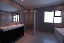Main Bathroom - 15 square meters of property in The Wilds Estate