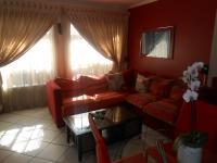 Lounges - 15 square meters of property in Greenstone Hill