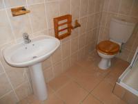 Bathroom 3+ - 22 square meters of property in Tergniet