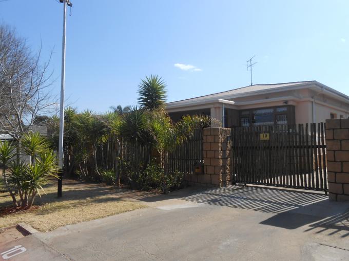 3 Bedroom House for Sale For Sale in Krugersdorp - Private Sale - MR112860