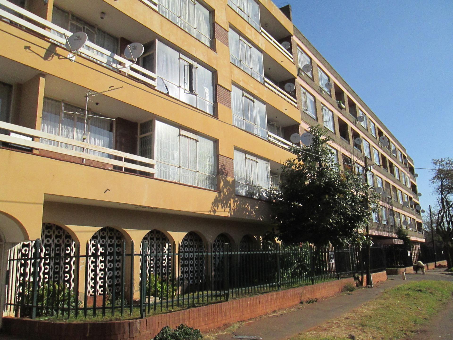 Front View of property in Yeoville