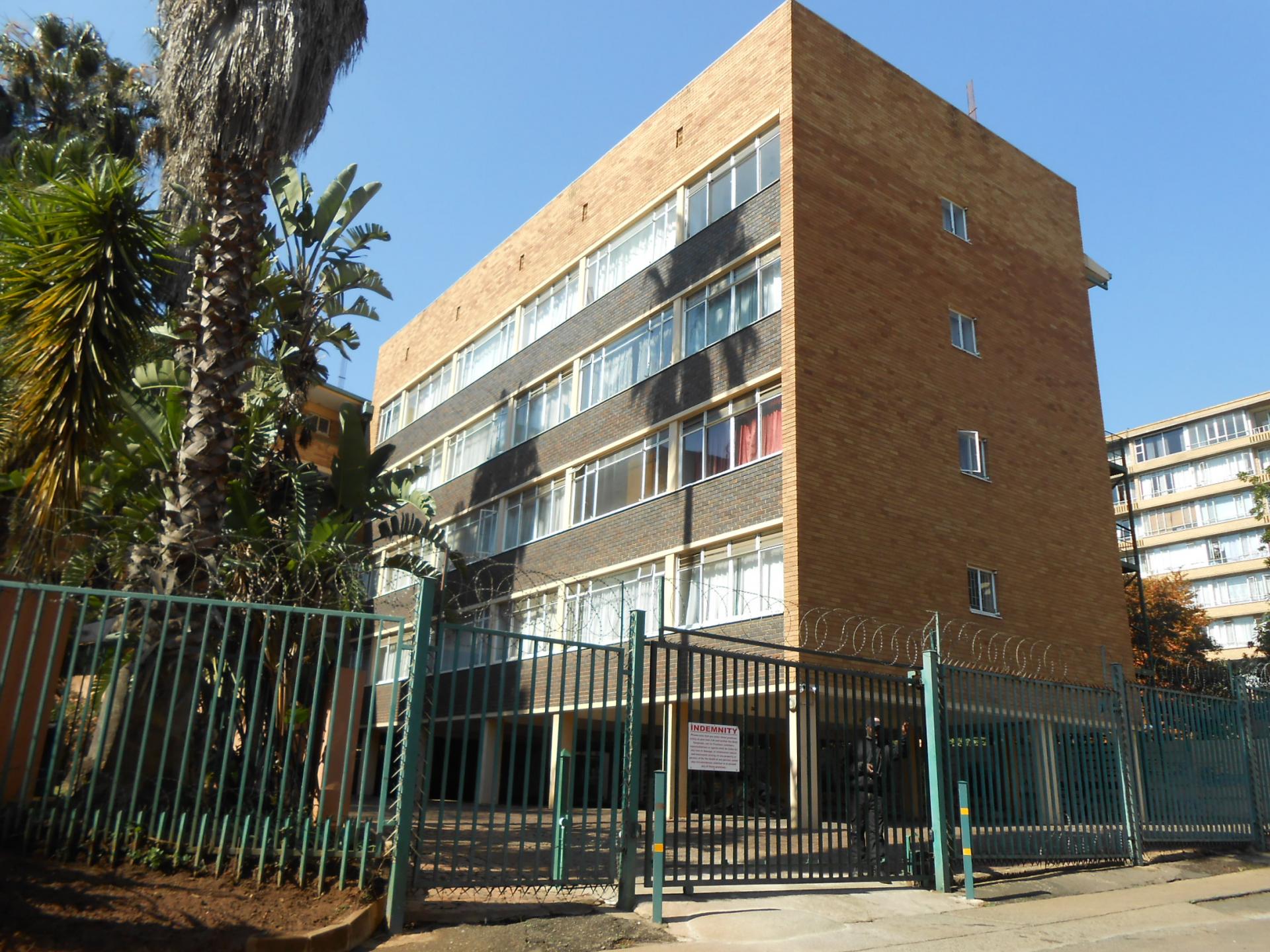 Front View of property in Sunnyside