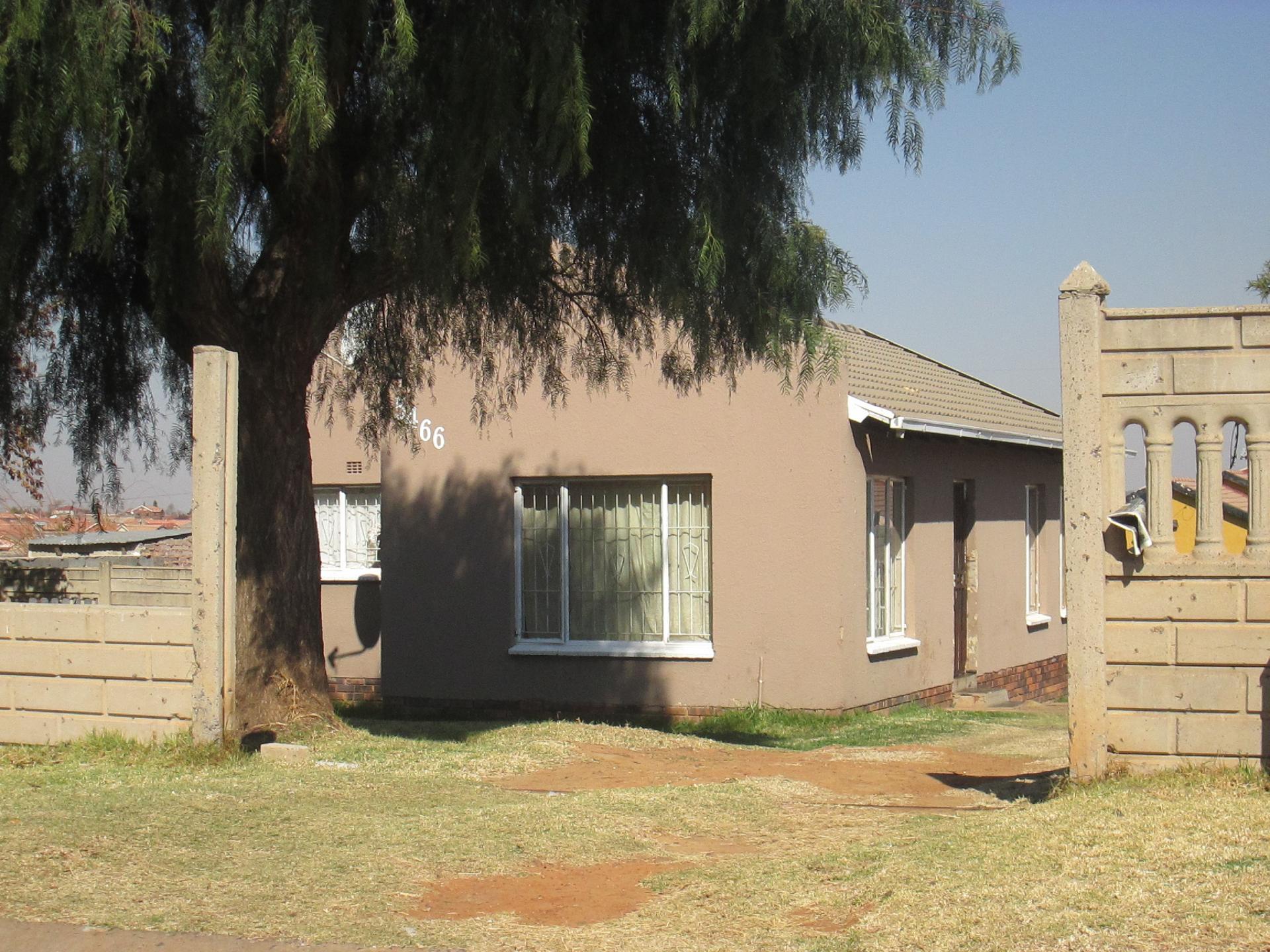 Front View of property in Lenasia South