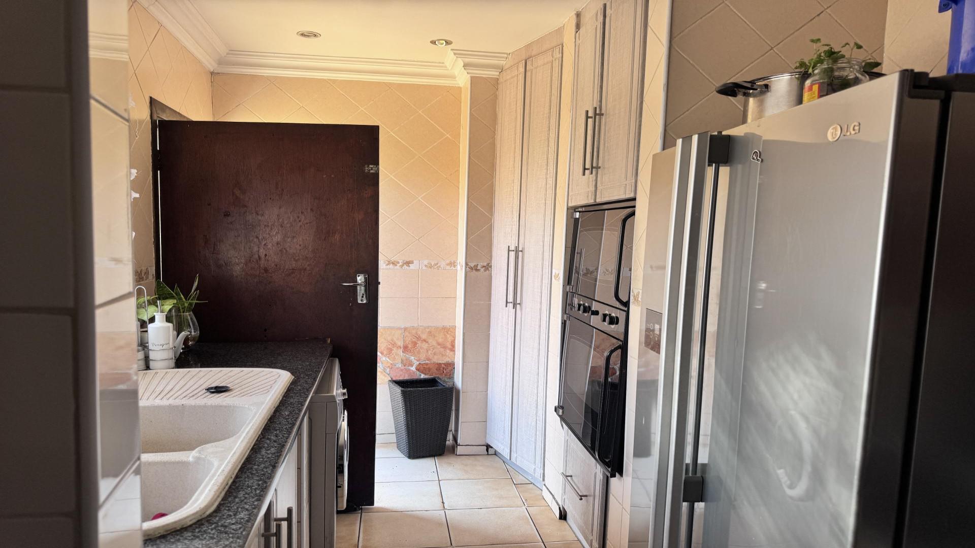 Kitchen of property in Roodekop