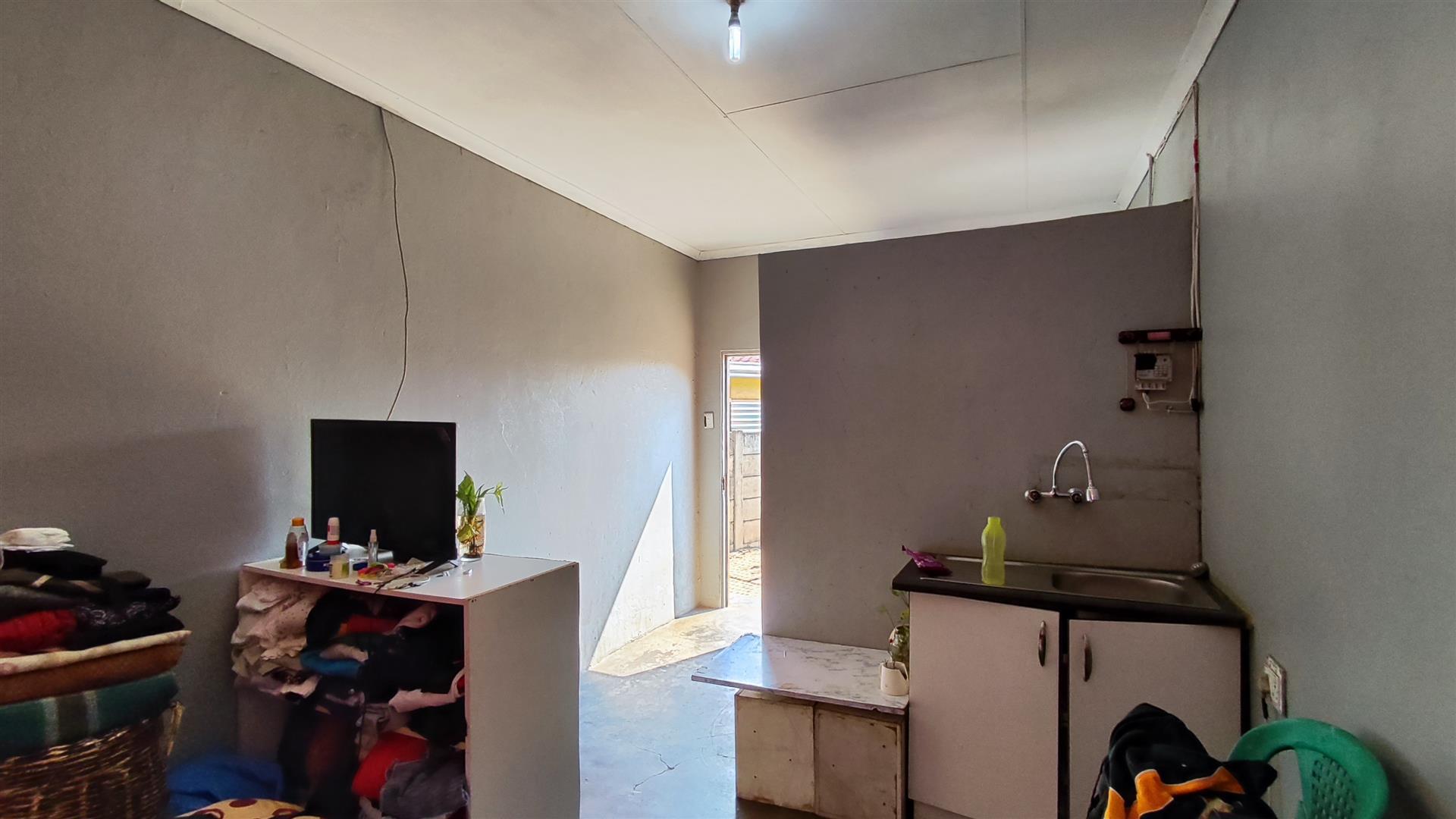 Staff Room - 19 square meters of property in Roodekop