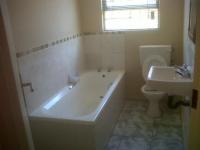 Main Bathroom - 3 square meters of property in Southernwood