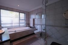 Bathroom 2 - 9 square meters of property in Woodhill Golf Estate