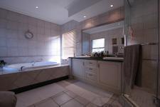 Main Bathroom - 20 square meters of property in Woodhill Golf Estate