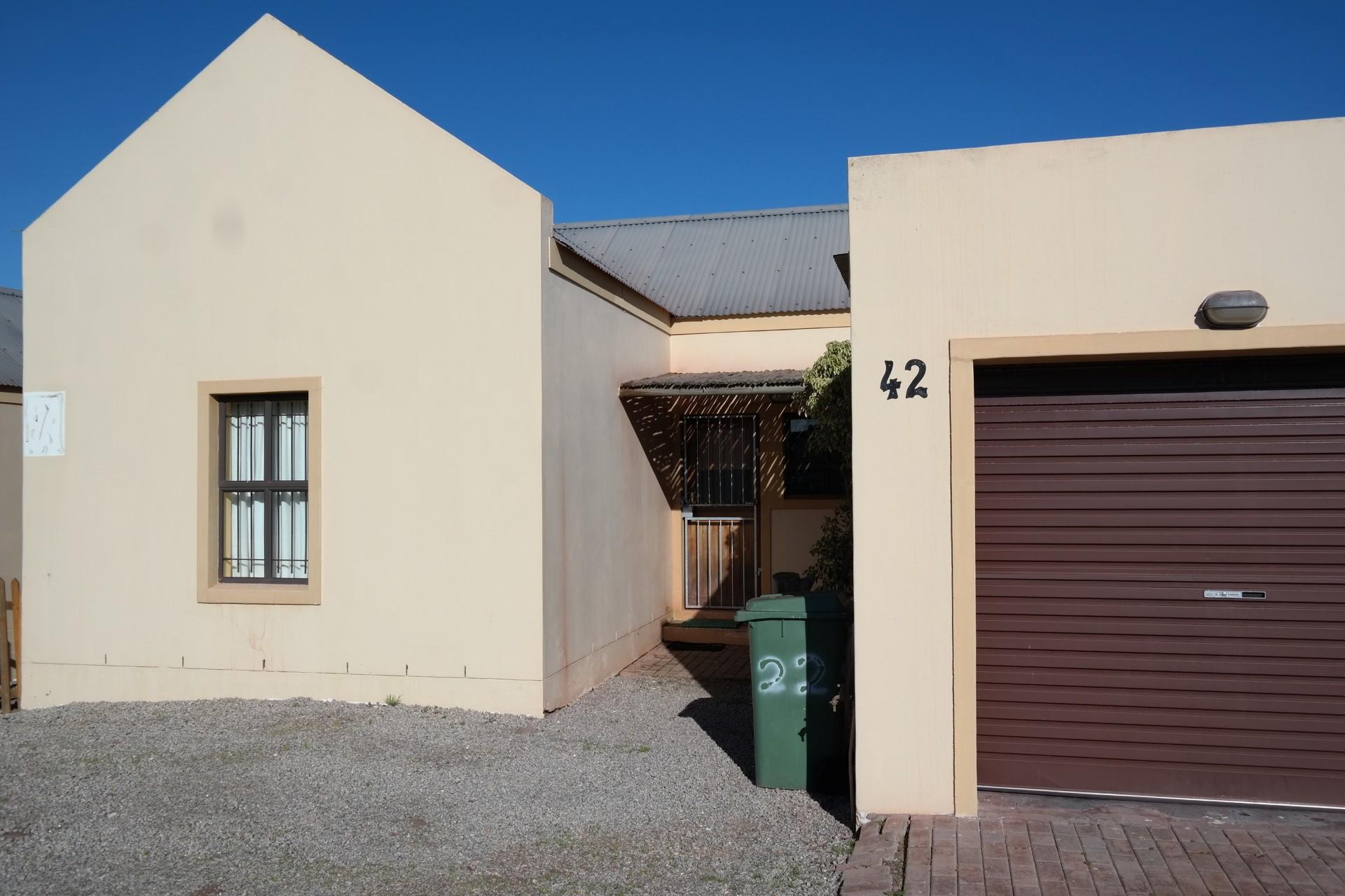 Front View of property in Saldanha