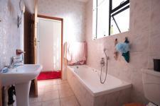 Bathroom 2 - 5 square meters of property in Silver Lakes Golf Estate