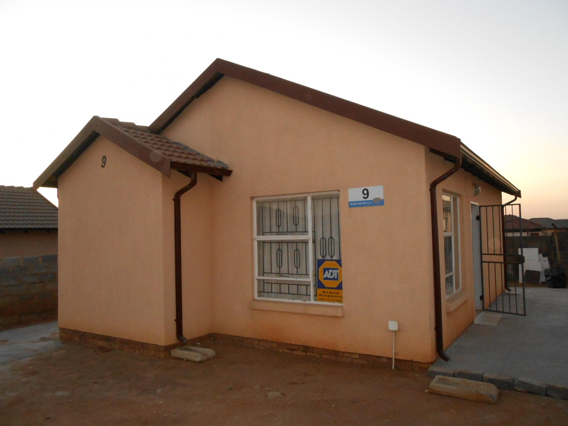 Front View of property in Birch Acres