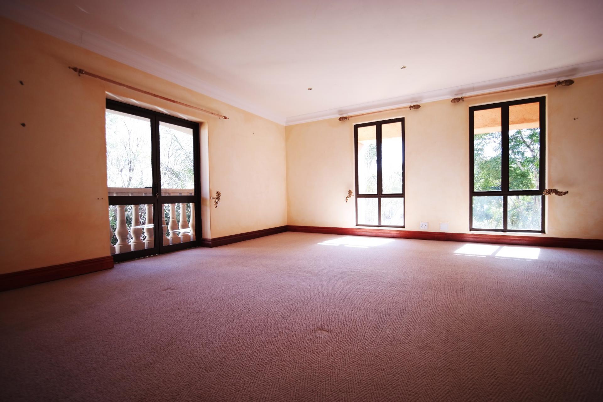 Bed Room 1 - 35 square meters of property in Woodhill Golf Estate