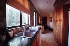 Kitchen - 25 square meters of property in Woodhill Golf Estate