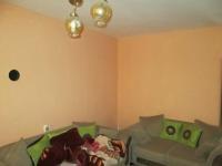 Lounges - 21 square meters of property in Mindalore