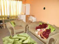 Lounges - 21 square meters of property in Mindalore