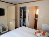 Main Bedroom - 15 square meters of property in Glenmarais (Glen Marais)
