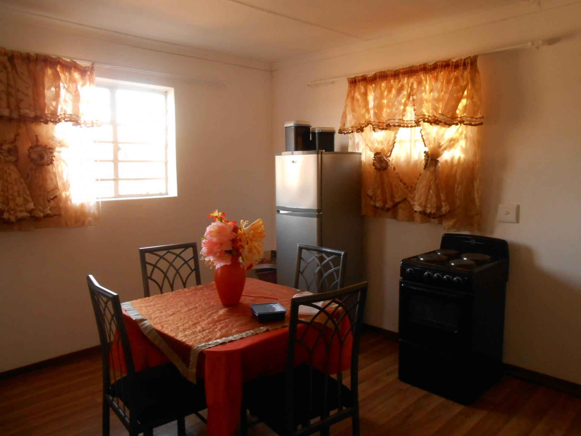 Kitchen - 14 square meters of property in Klerksdorp