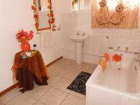 Main Bathroom - 8 square meters of property in Klerksdorp