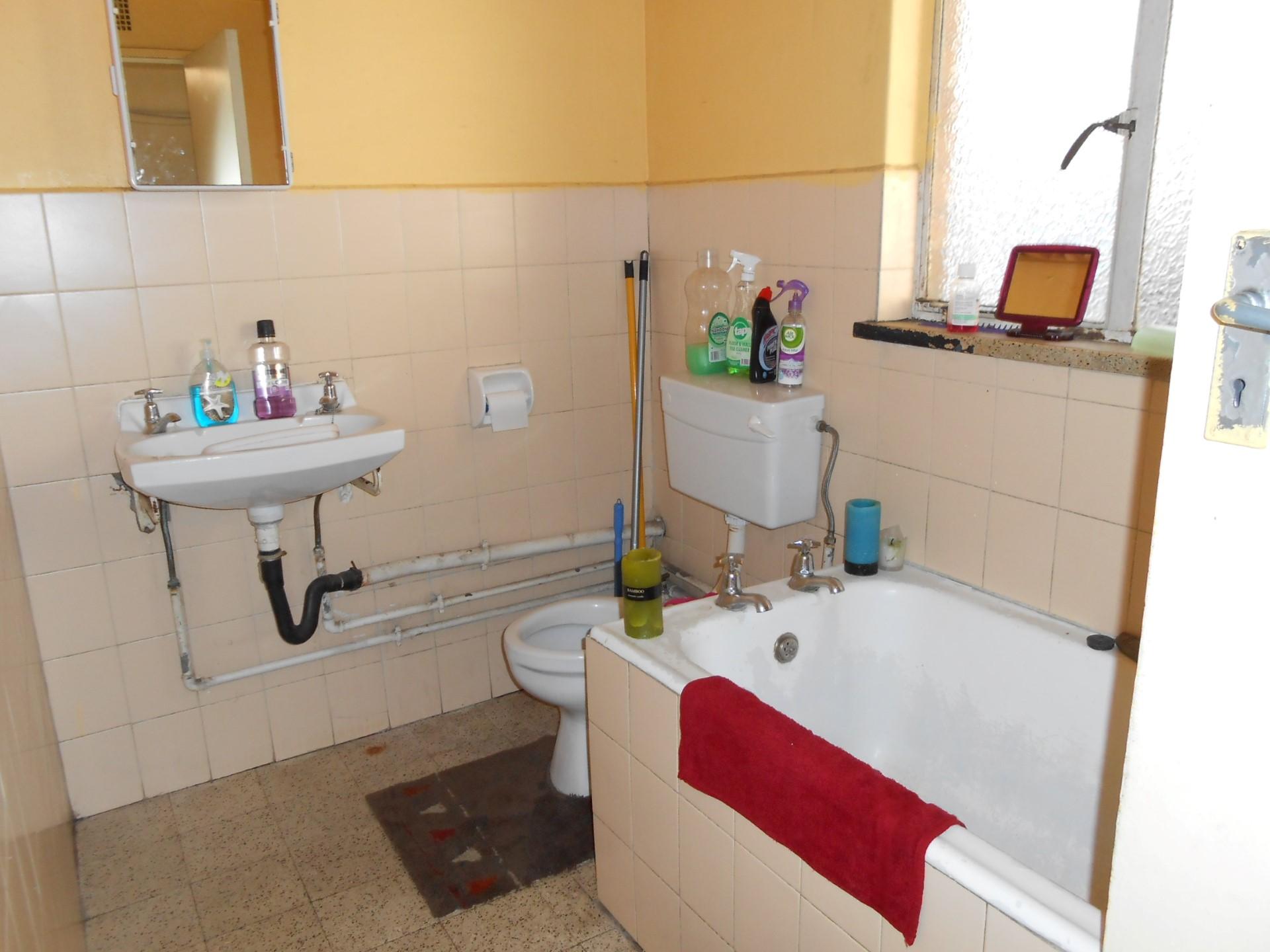 Main Bathroom - 6 square meters of property in Springs