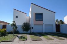 Front View of property in Port Owen