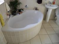 Main Bathroom - 5 square meters of property in Aston Bay