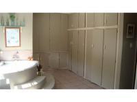 Main Bathroom - 10 square meters of property in Kareedouw