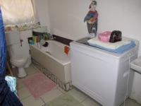 Main Bathroom - 5 square meters of property in Britstown
