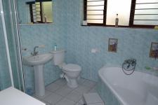 Bathroom 1 - 9 square meters of property in Grabouw