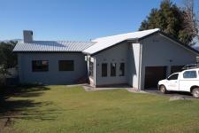 4 Bedroom 2 Bathroom House for Sale for sale in Grabouw