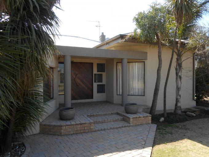 4 Bedroom House for Sale For Sale in Benoni - Private Sale - MR114104